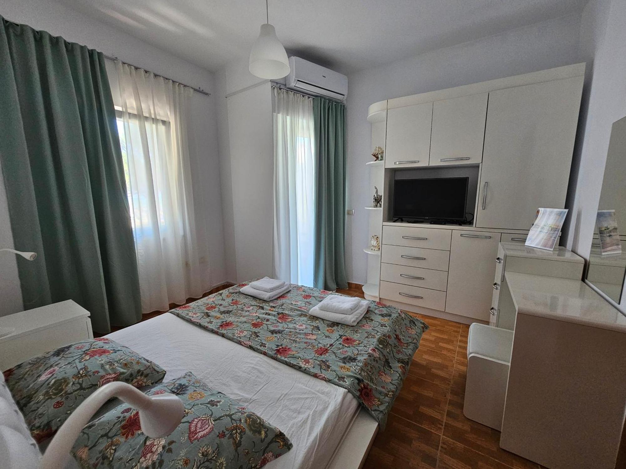 Villa Beachfront Blue Wave In Private Qerret, Albania Golem (Tirana)